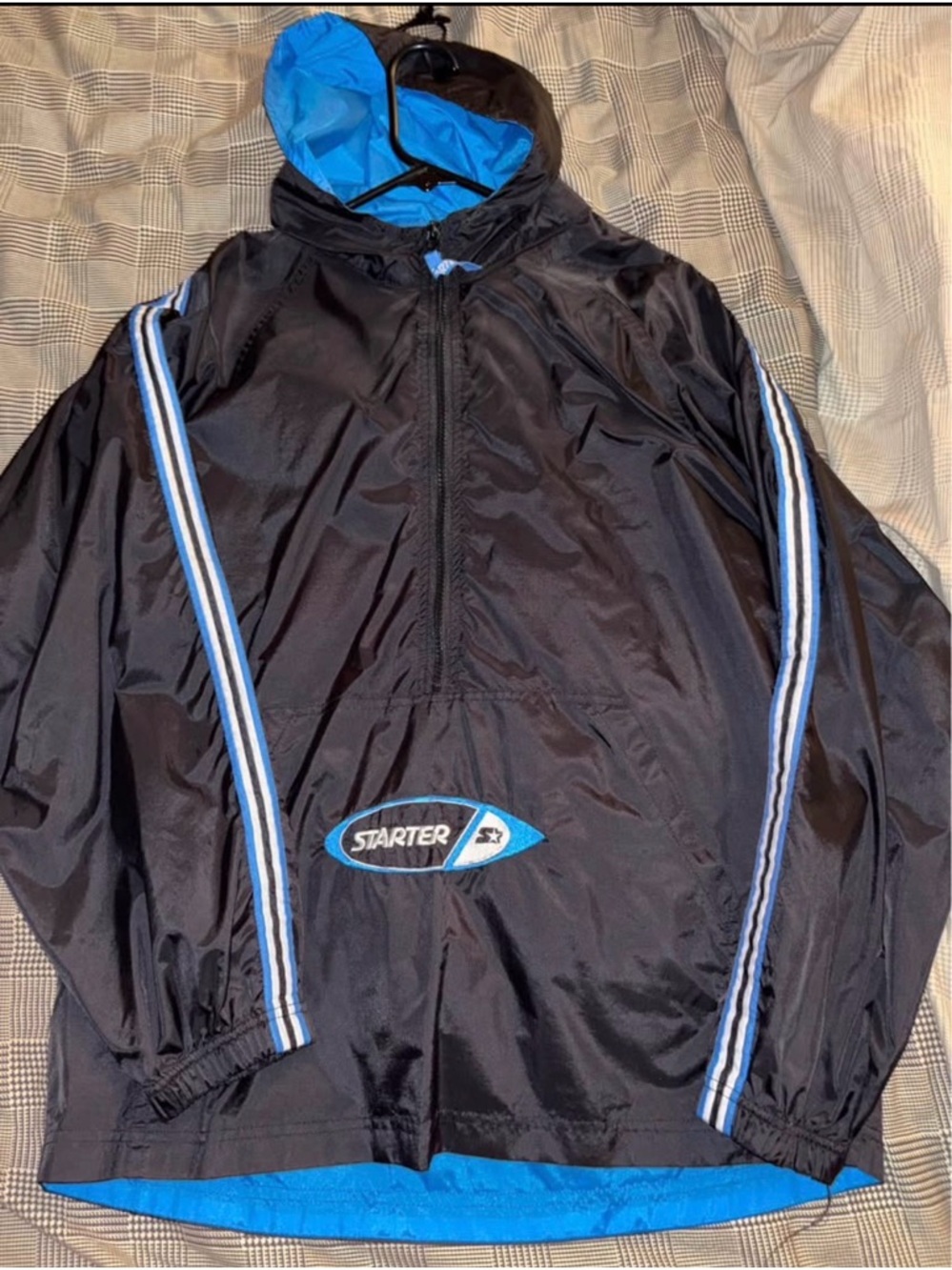 Vintage Starter Black Windbreaker suit fits like men’s small (boys size large)